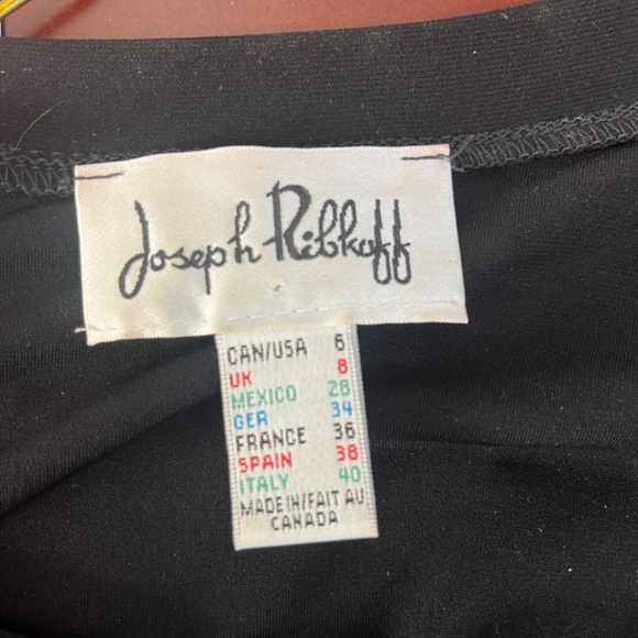 Black shell with becoming neckline - Picture 4 of 4